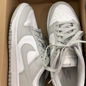 Nike Women's Low-Top Sneakers in White and Light Gray